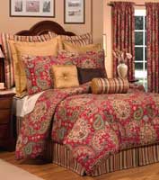 Bedding ensemble with decorative pillows