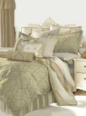 Bedding ensembles with 250 thread count sheets